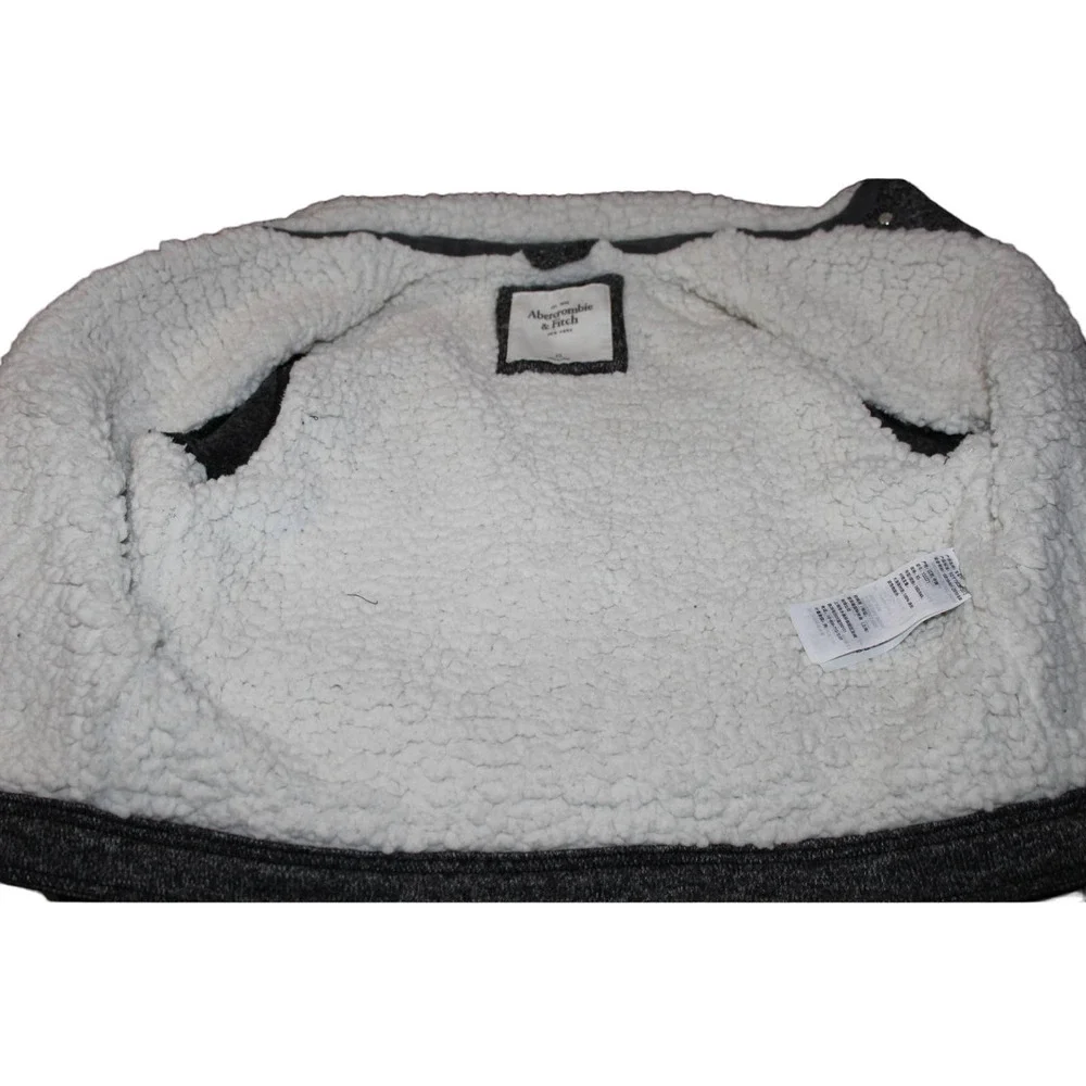 Women's Abercrombie & Fitch Gray Cream Sherpa Button Down Jacket Coat Size XS - Picture 3 of 6
